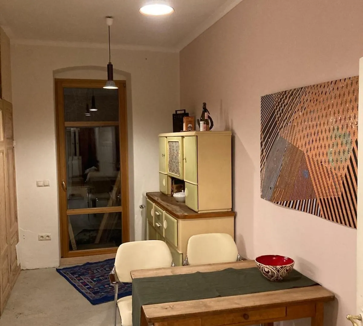Dresden In Schoener Atelierwohnung Mit Gartenblick Germany